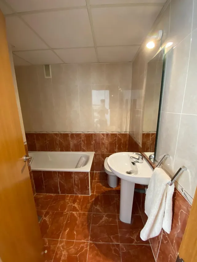 ¡Amplio y Luminoso Piso en Pueblo de San Juan! — 17