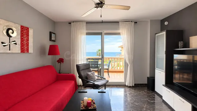 EN ALQUILER APARTAMENTO CON AMPLIA TERRAZA Y VISTAS AL MAR - foto 4