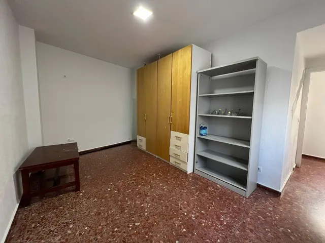 Amplio piso en alquiler en Plaza San Rafael, Córdoba — 22