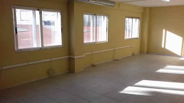 SE VENDE LOCAL, ZONA VIRXE DA CERCA, DE 400 M2 — 14