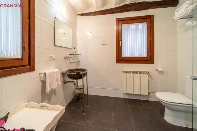 Preciosa casa a la venta en Sojuela — 17