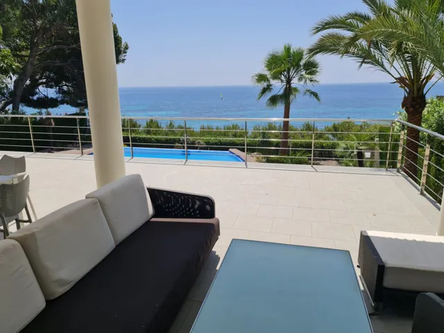 Villa de Lujo en primera línea — 23