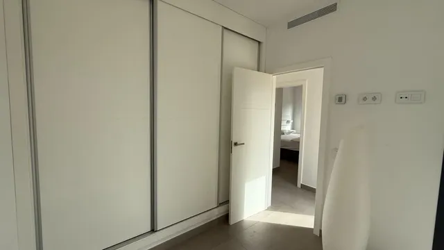 CHALET SEMINUEVO CON VISTAS AL MAR, PISCINA PRIVADA Y COCINA DE VERANO – LA TORRE DE LA HORADADA — 32
