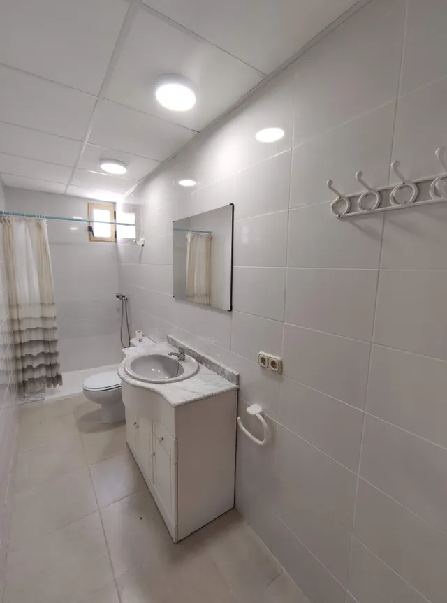 Piso de 6 dormitorios y 2 baños compartidos para estudiantes en zona CEU Cardenal Herrera de San Jos — 8