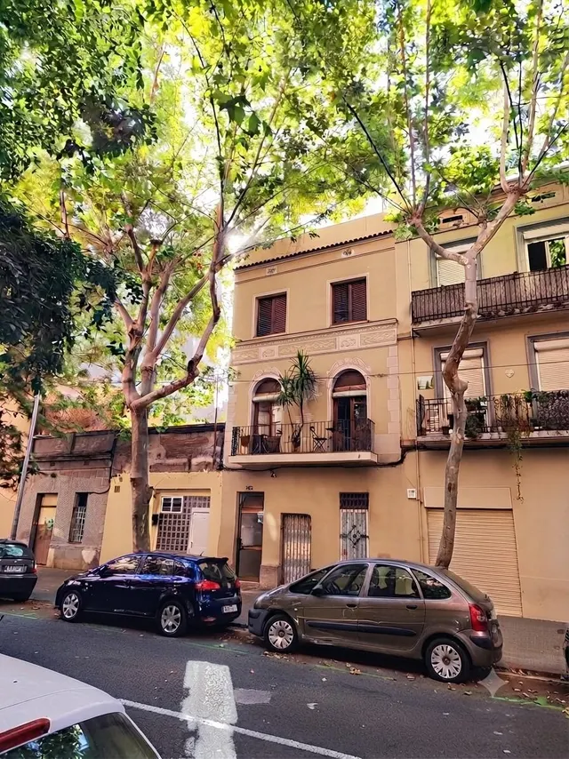 Edificio 243m² en venta - El Camp de l`Arpa del Clot — 12