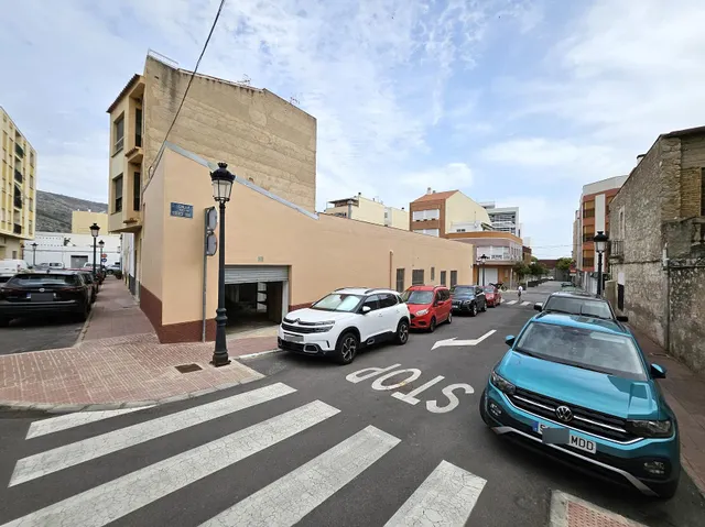 Se vende casa en casco antiguo de Oropesa, detrás del ayuntamiento. Casa con fachada a 3 calles — 8