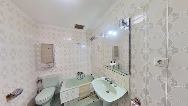 Amplia vivienda en las faldas del castillo de Santa Barbara — 15