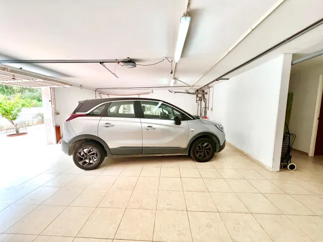 Casa o chalet independiente en venta en Calle Amadeu Vives — 27