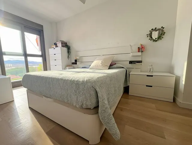 Piso de 3 dormitorios y 2 baños con terraza, piscina y garaje cerrado en La Ermita, Algeciras — 13