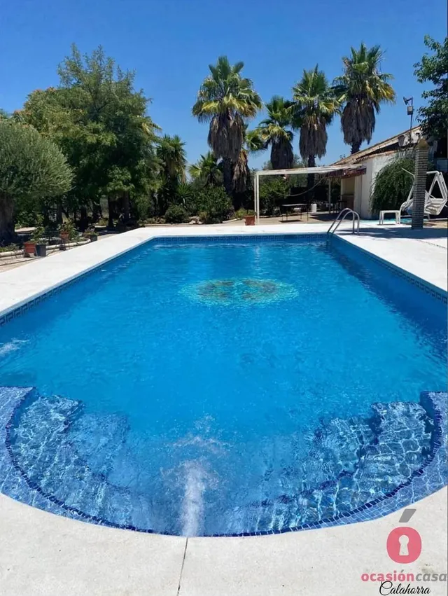 GRAN CASA CON TERRENO EN LOS ALGARBES (LA CARLOTA) - 3.500 METROS ¡HIPOTECABLE! — 4