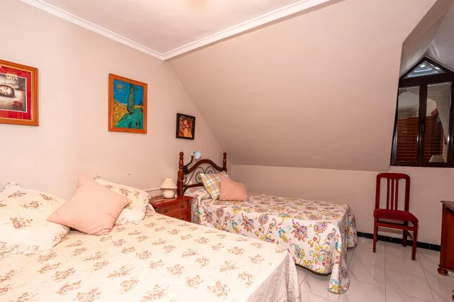 Espectacular vivienda de más de 200 m2 con 4 dormitorios, 3 baños y gran azotea — 23