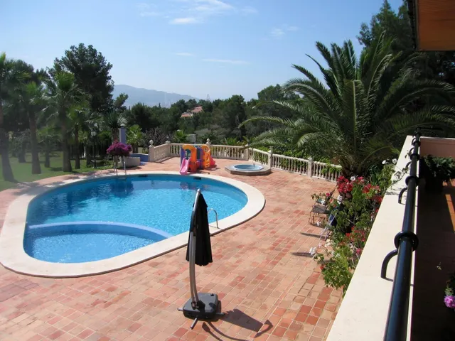 Chalet de lujo en la Nucia con 3.450 m2 de parcela y  525 m2 construidos con piscina y grandes jardines www.inmobiliarialesdunes.com — 7
