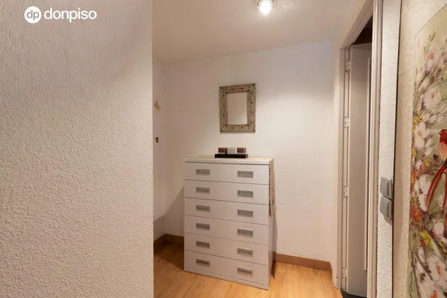 Exclusivo piso señorial con terraza en el Paseo del Salón (Cuesta de Escoriaza), con cochera y trastero. — 33