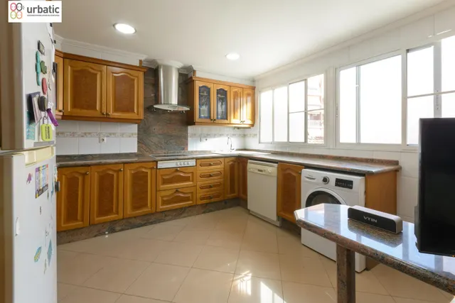 Piso de 3 habitaciones y vestidor con ascensor en el centro de Quart de Poblet — 14