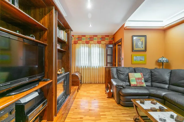 Casas, nave y fincas en venta en Caborana (aller) — 12
