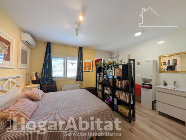 ¡Cerca del mar! Precioso Adosado reformado en residencial, con solarium, piscina comunitaria y garaje — 24