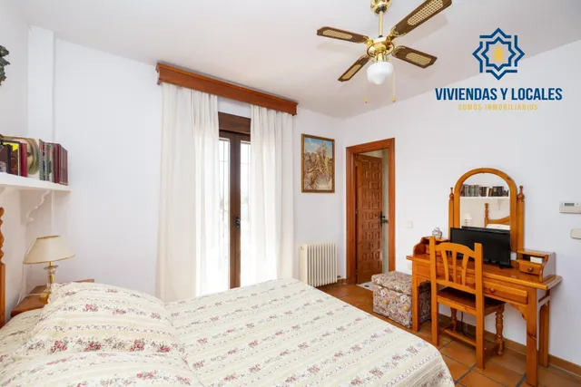 Amplio chalet independiente de 5 dormitorios en la entrada de Ogíjares — 21