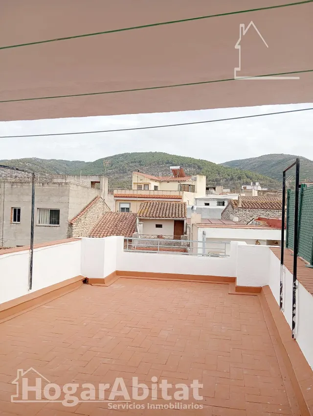 ¡Vistas a las montañas! Casa luminosa con garaje y dos grandes terrazas, cerca del ayuntamiento — 11