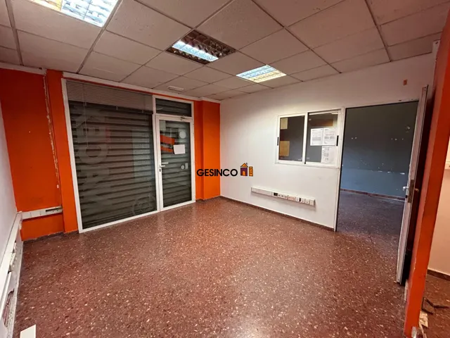 LOCAL COMERCIAL EN ALQUILER — 7
