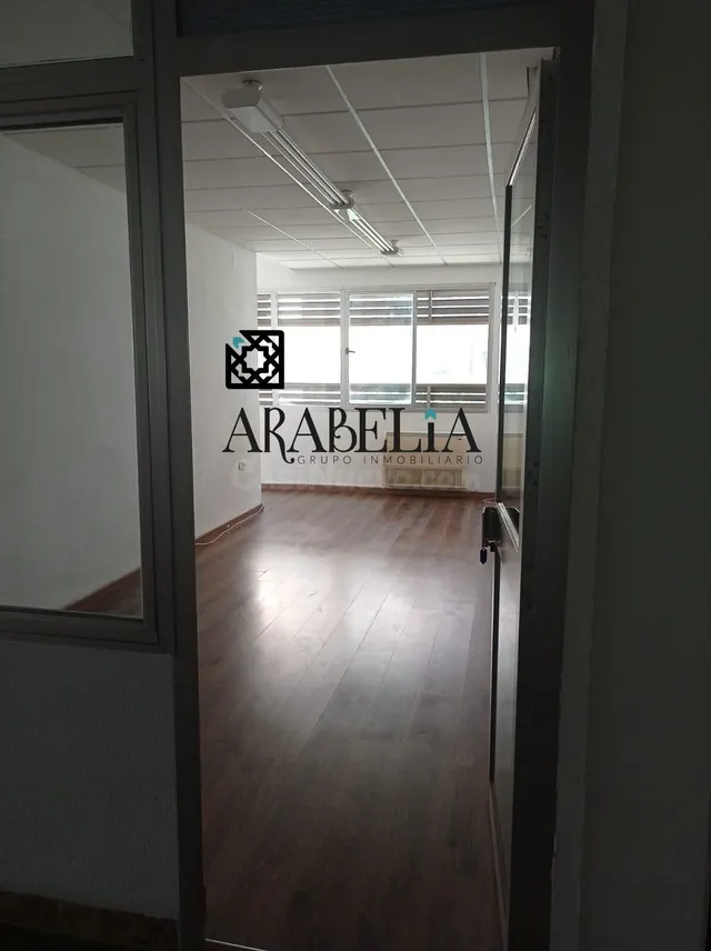 2 locales / oficinas en centro de Negocios Azahares - foto 4
