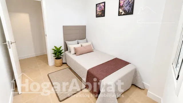 Luz, amplitud y excelentes calidades en esta moderna planta baja reformada con terraza — 14