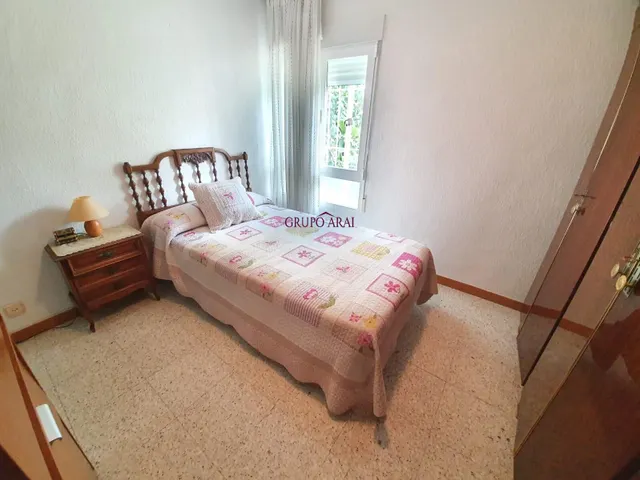 Amplia vivienda de 3 dormitorios con terraza, parking y vist - foto 5