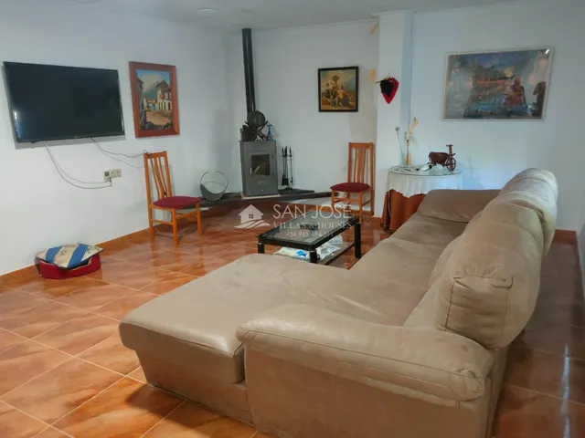 SE VENDE ESPLENDIDA CASA PARA ENTRAR A VIVIR  EN LA ROMANA — 7