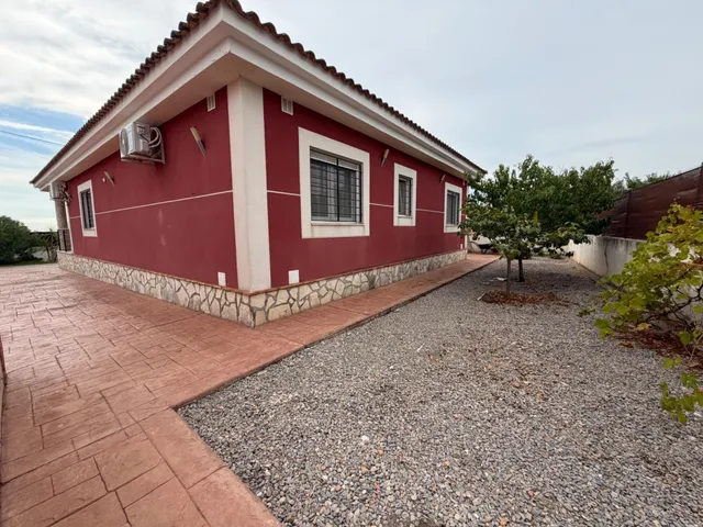 PRECIOSO CHALET EN MARINES — 37