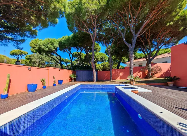 Chalet independiente reformado en pinar de los franceses | 3 dormitorios, 2 baños y piscina privada — 10