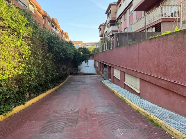 Local en venta en Calle Manuel de Falla – Amplio espacio de  - foto 5