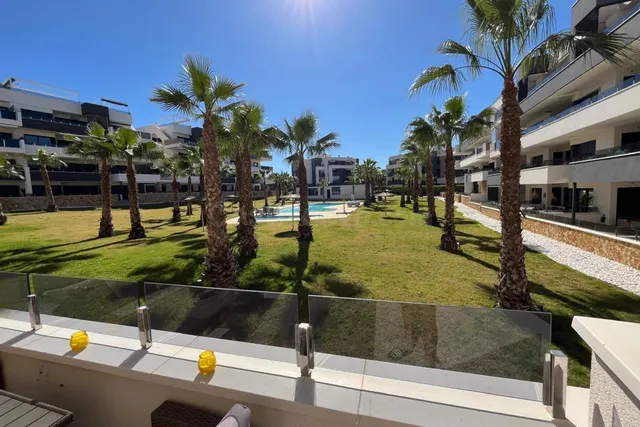 MODERNO APARTAMENTO EN PLANTA BAJA CON JARDÍN PRIVADO DE 65 m2 | LOS ALTOS, ORIHUELA COSTA — 2