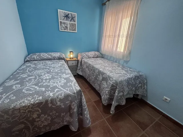 APARTAMENTO A ESCASOS METROS DEL MAR, CON PISCINA. — 15