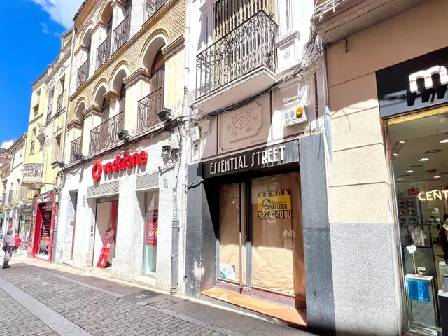 CASA EN LA CALLE DEL SOL — 25