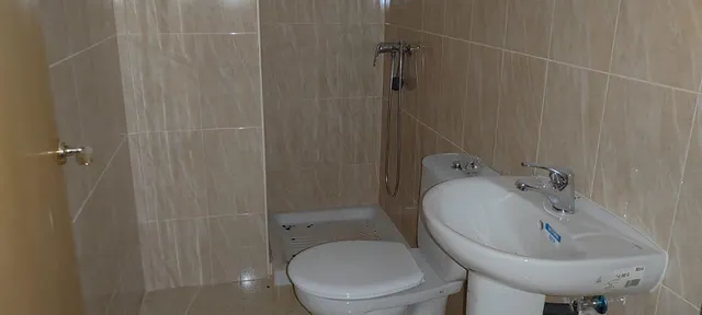 SE VENDE LOCAL CENTRICO , JUNTO TRAFICO Y DIPUTACION — 8