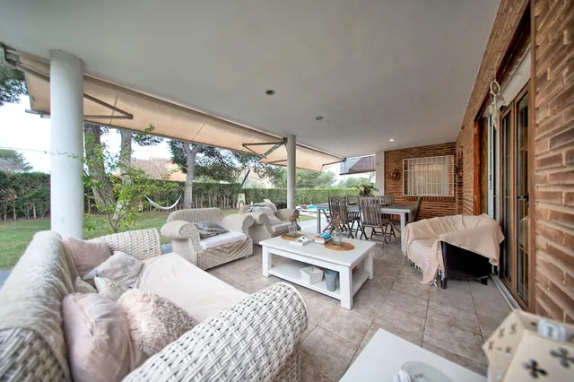 “Chalet en La Cañada: Un hogar de una planta donde la natura - foto 4