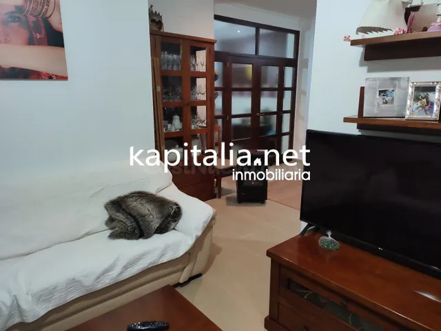 BONITA CASA REFORMADA A LA VENTA EN AGULLENT UBICADA EN ZONA - foto 2