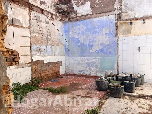CASA ACOGEDORA Y LUMINOSA PARA REFORMAR CON TERRAZA — 10