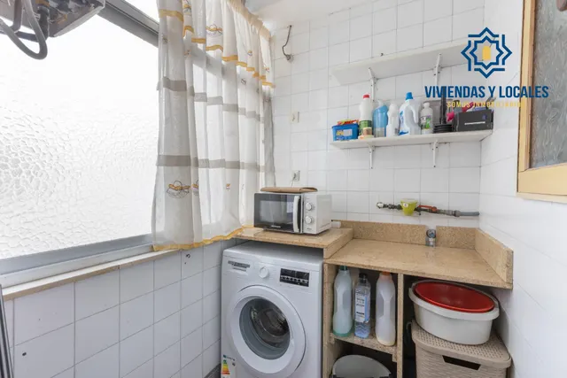 Piso de 3 dormitorios en calle milán, zaidín | muy luminoso y con gran potencial — 23