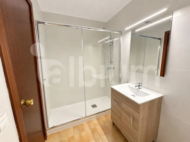 Amplio piso de 4 habitaciones con terraza, parking y trastero — 16