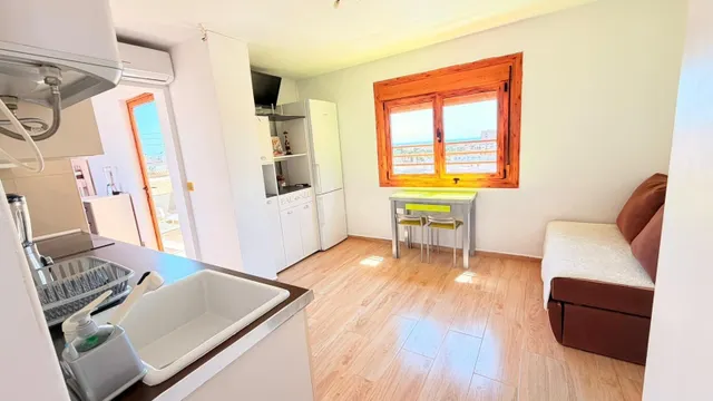 Ático de 1 dormitorio con vistas al mar y piscina comunitari - foto 5