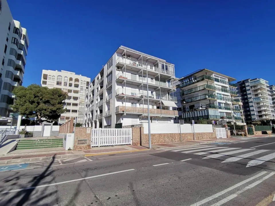 ¡Descubre tu nuevo hogar en Benicàssim, una joya junto al mar!