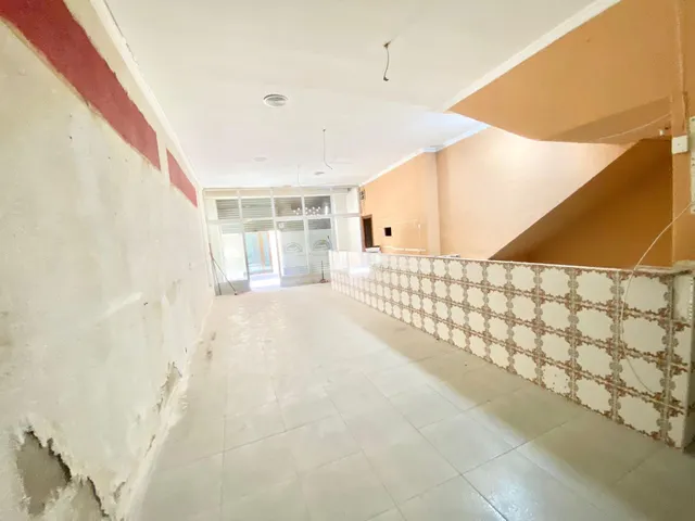 Local comercial de grandes dimensiones en el centro de Lorca - foto 2