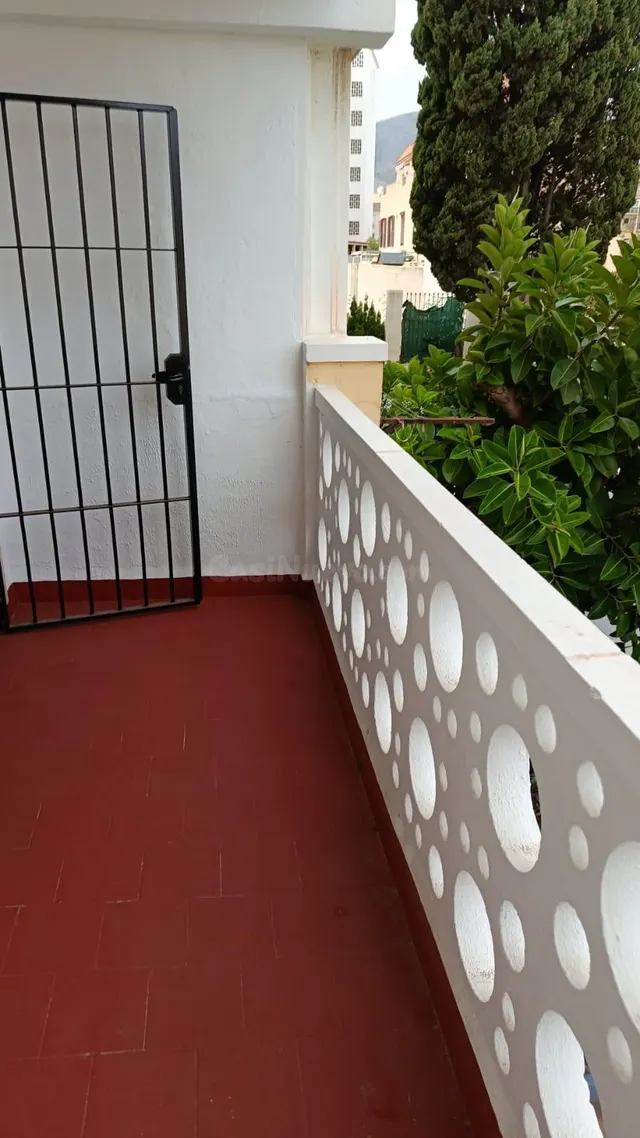 En el centro de la ciudad ,estudio a la venta con una terraz - foto 2