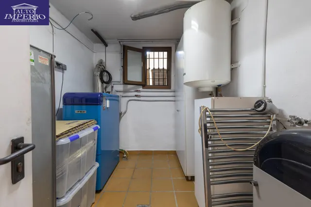 Adosada con 4 dormitorios, amplias terrazas y vistas a Granada y sierra nevada — 46