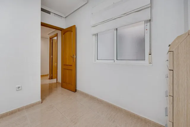 Venta de amplio apartamento seminuevo Ed.Torreaguas Torrevieja — 39