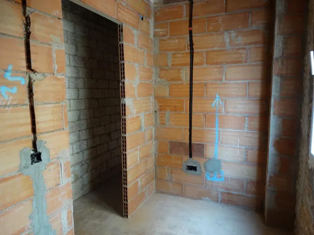 Piso para reformar a tu gusto - 3 dormitorios - 3 calles - Ventanas nuevas — 25