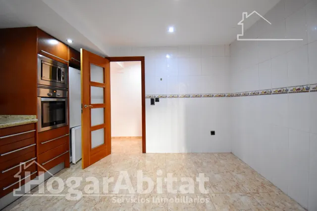 Espacio familiar y comodidad absoluta en este piso totalmente exterior con garaje privado cerrado — 32
