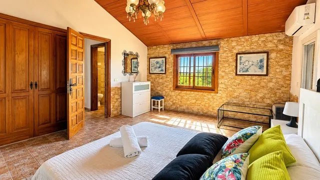 Finca exclusiva en Vilaflor · 2 viviendas, viñedo, bodega y piscina — 51
