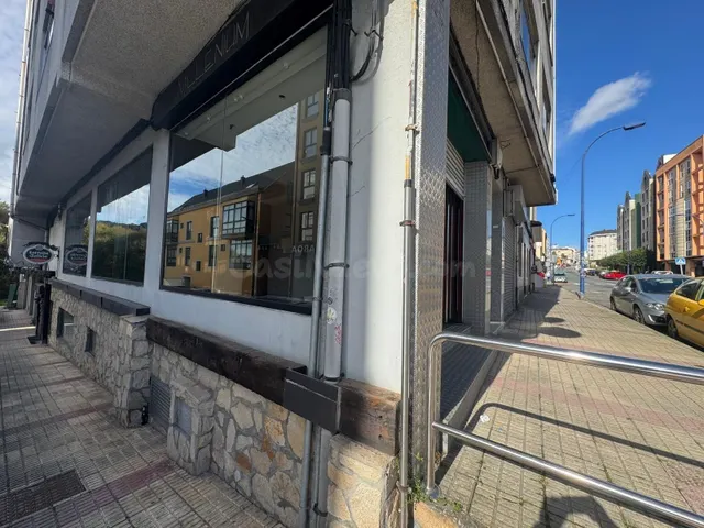 Local comercial en venta en Vilaboa - foto 4