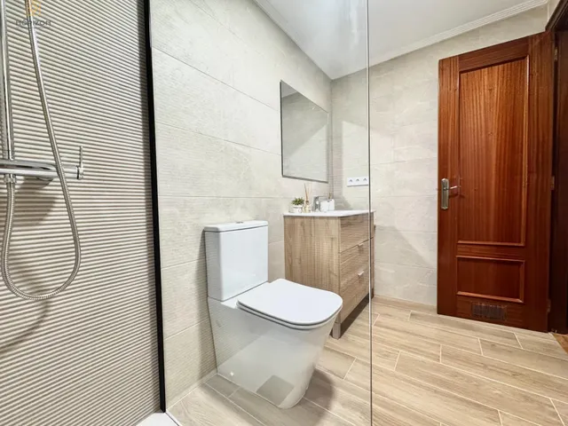 Piso reformado en alquiler junto a la playa de San Lorenzo, Gijón — 14